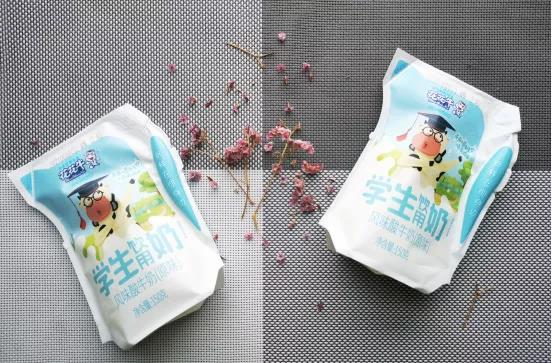 花花牛首款?lèi)?ài)克林低溫學(xué)生飲用酸牛奶上市啦?。。? title=