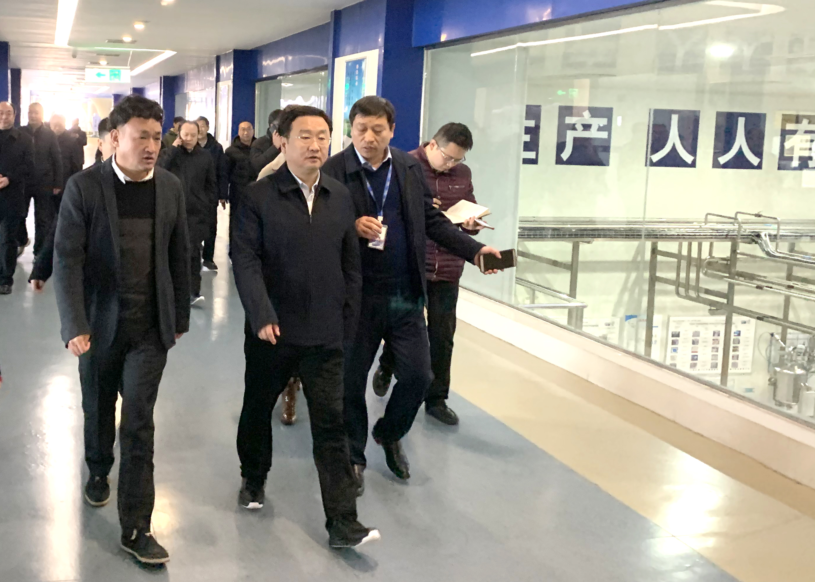 鄭州市委副書記、市長王新偉蒞臨花花牛乳業(yè)集團(tuán)調(diào)研