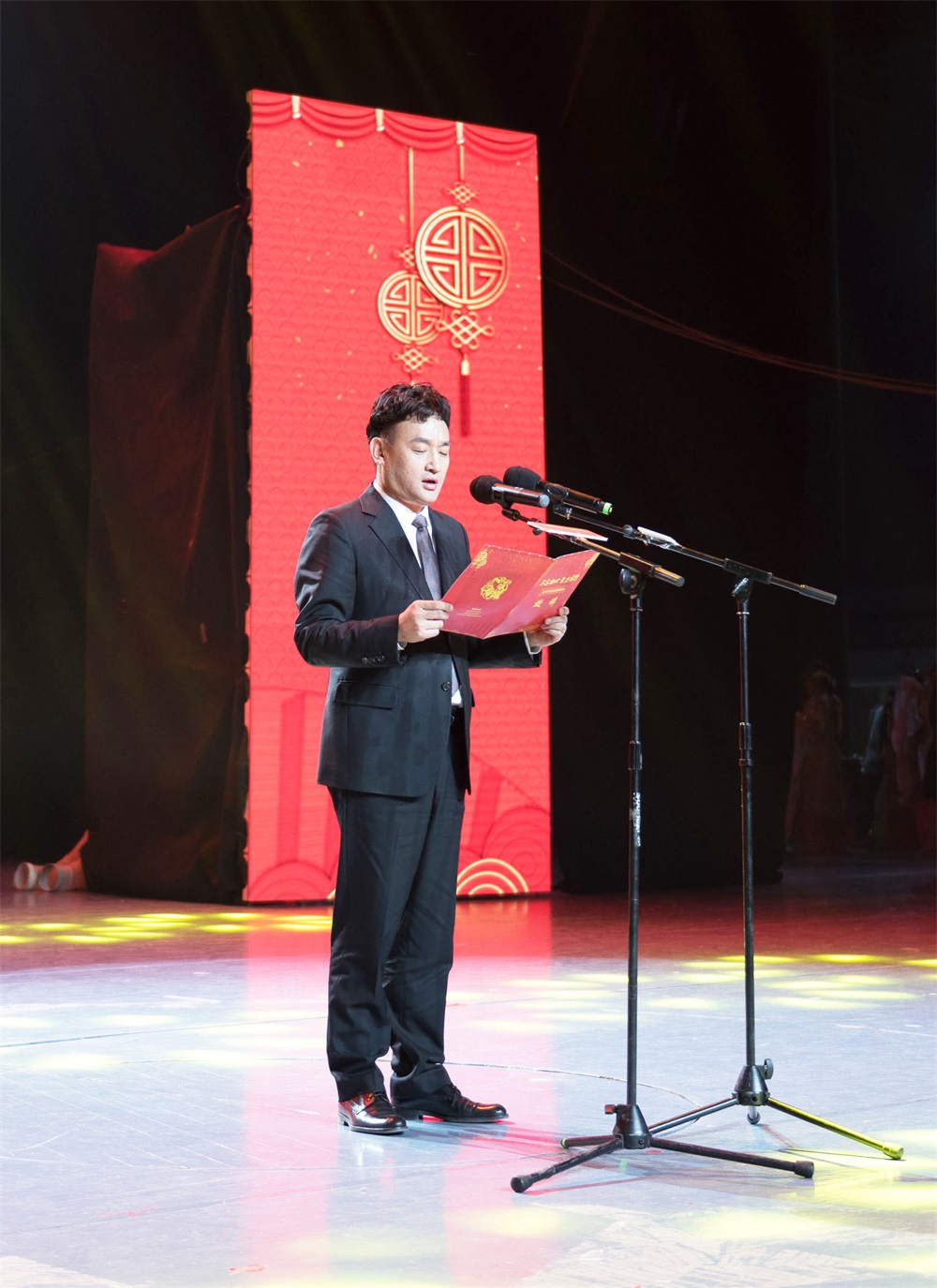 “不忘初心、聚力前行” 花花牛集團(tuán)2018迎新春聯(lián)歡會(huì)隆重舉行
