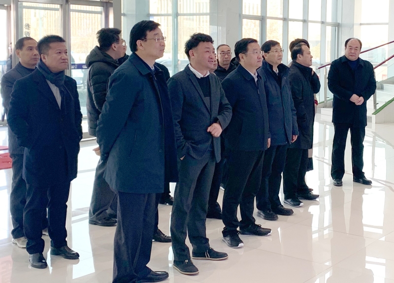 鄭州市委副書記、市長王新偉蒞臨花花牛乳業(yè)集團調(diào)研